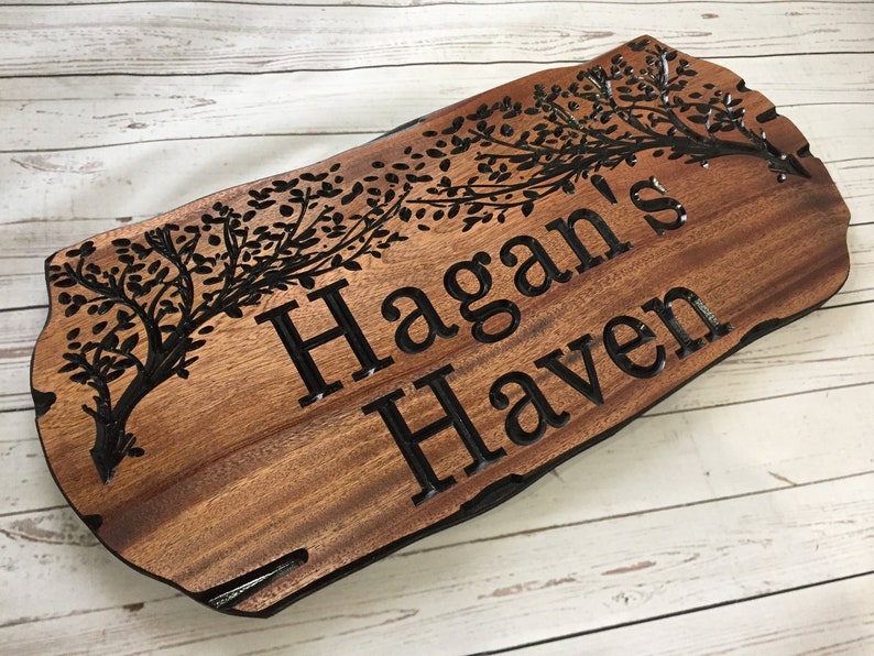 Tree Log Routered Sign Wooden Treehouse Sign with Treetops: benchmarksignsandgifts.com